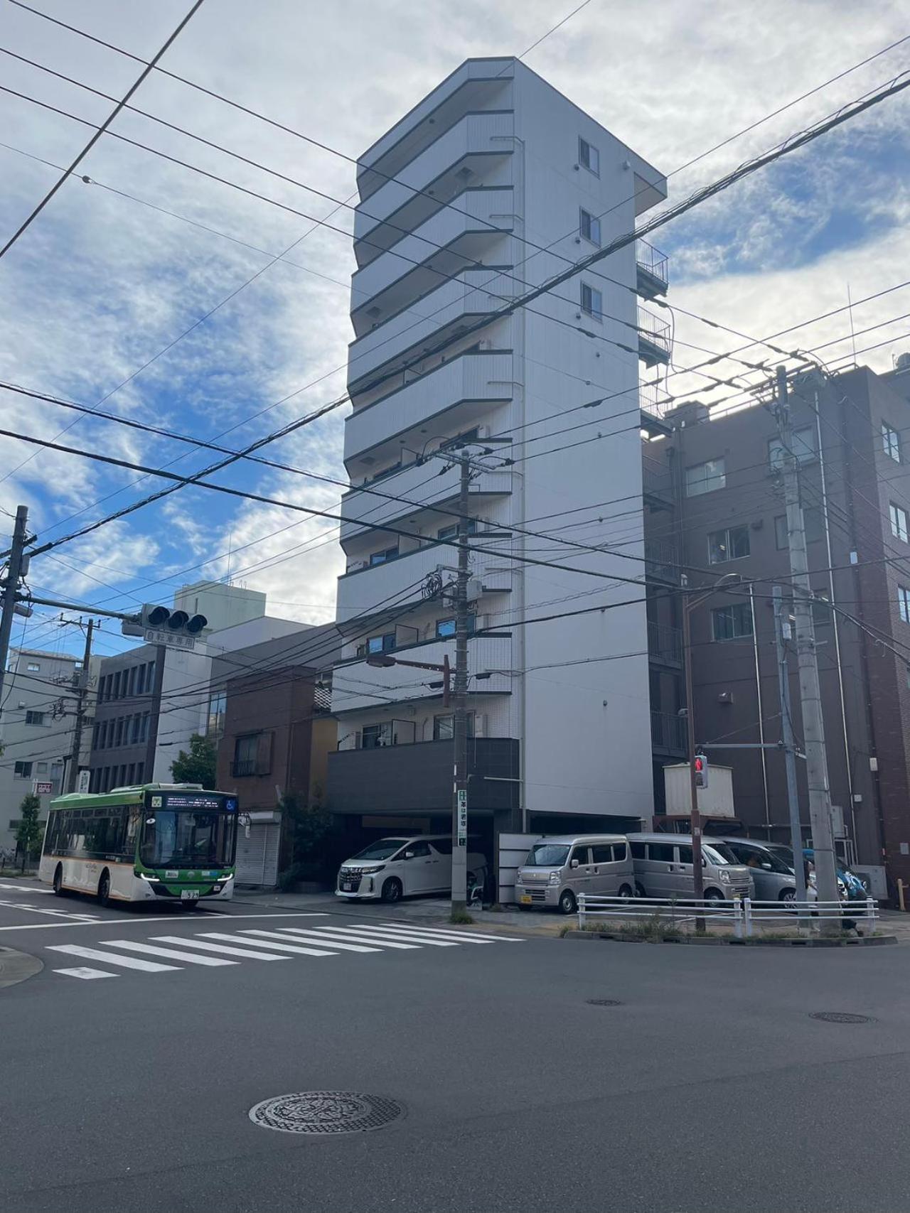 Calum Asakusa Imado Tokyoカルム浅草今戸ツインルーム新築民泊東京浅草隅田川今戸神社近くスカイツリー見えるコンビニコインランドリー近くある浅草駅まで徒歩圏内アクセス便利成田空港羽田空港銀座渋谷東京駅直通 * Tóquio
